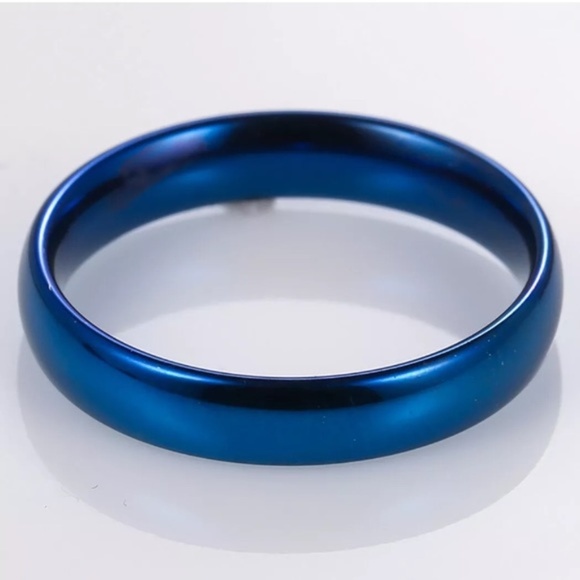 Polished Titanium Blue Wedding Band/Ring Size: 5 - Picture 2 of 2